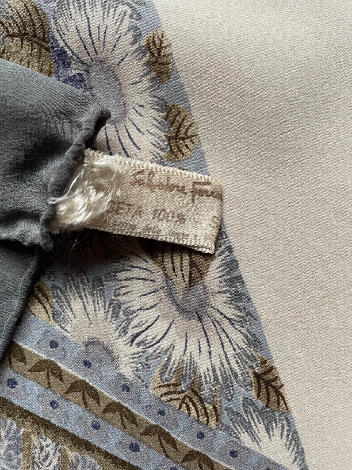 Salvatore Ferragamo Vintage Rare Collectible Silk… - image 16