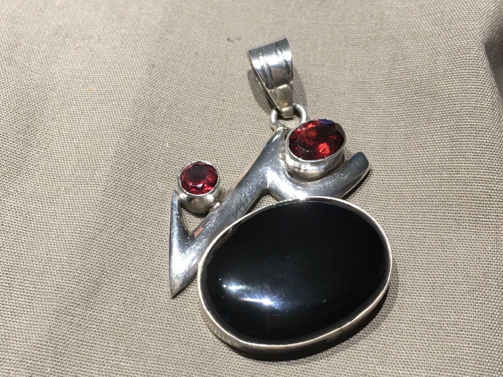 Vintage Sterling 925 Onyx And Garnet Pendant - image 8