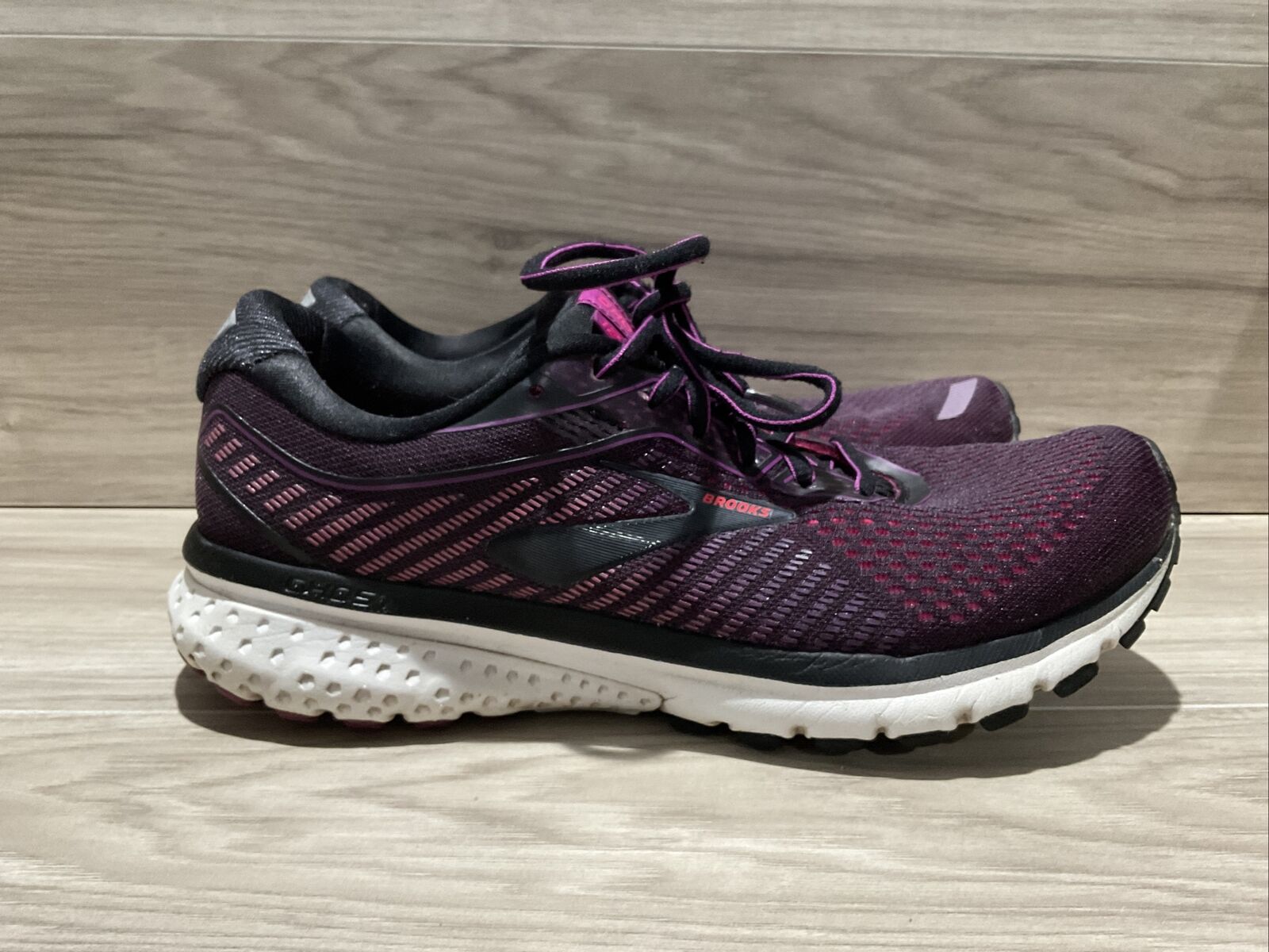 Size 10 - Brooks Ghost 12 Black/Pink - image 1