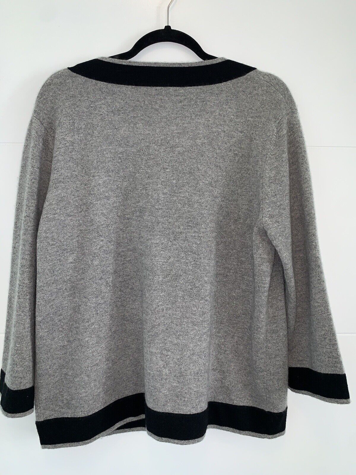 Neiman Marcus 100% Cashmere Grey Black Trim Cardi… - image 3