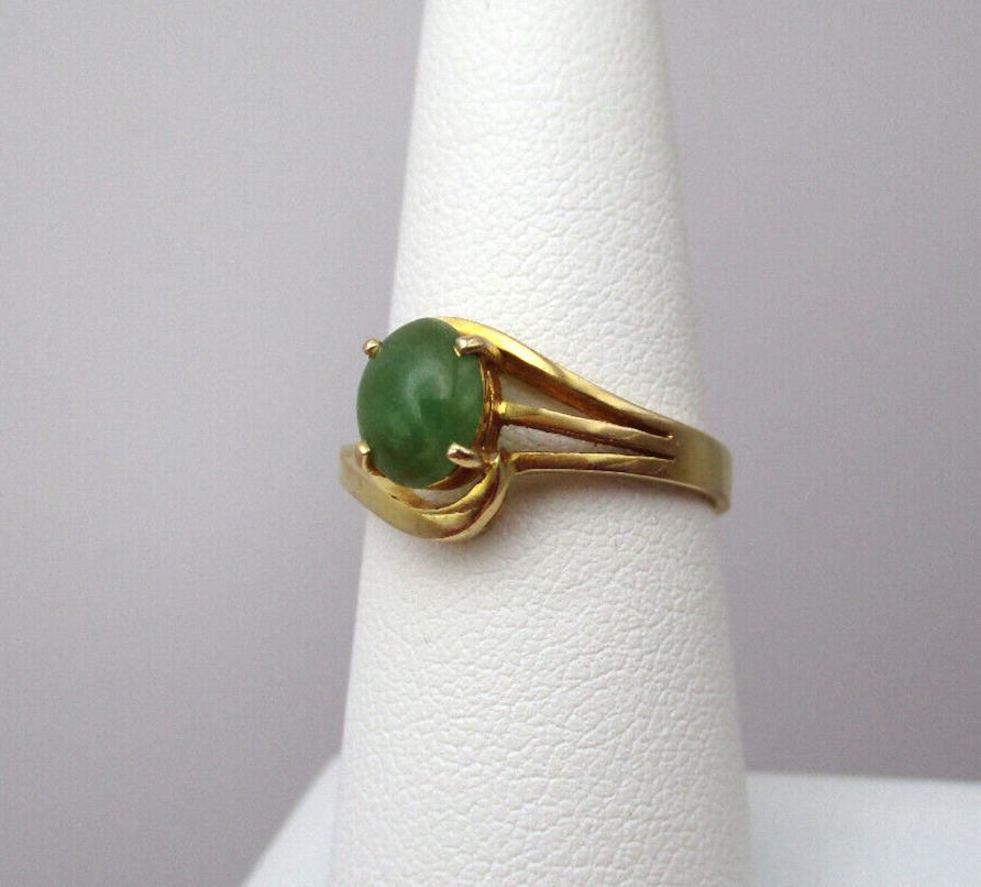 14K 585 Yellow Gold Green Jade Solitaire Ring Siz… - image 3