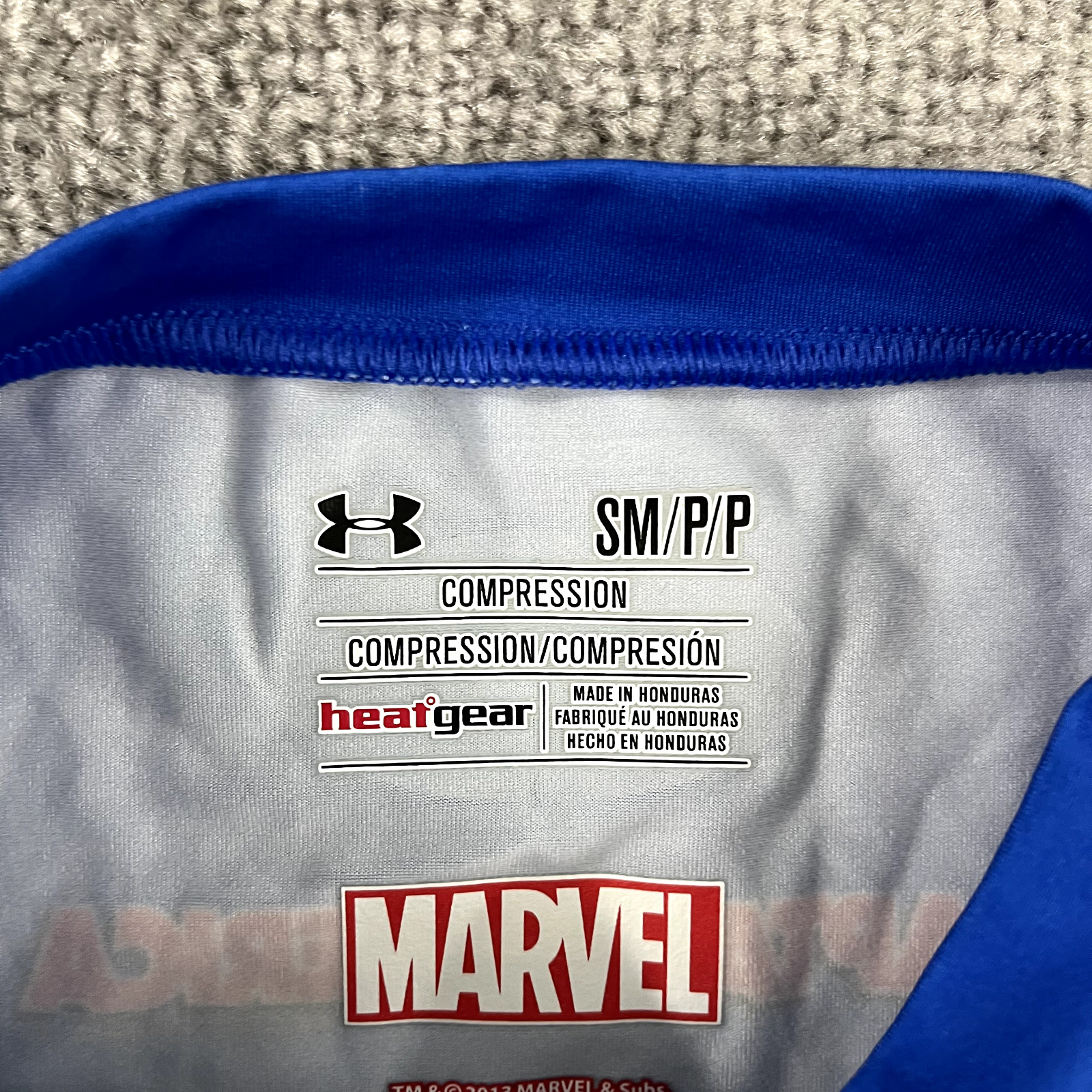 CAPTAIN AMERICA Shirt Men Small Under Armour Comp… - image 4