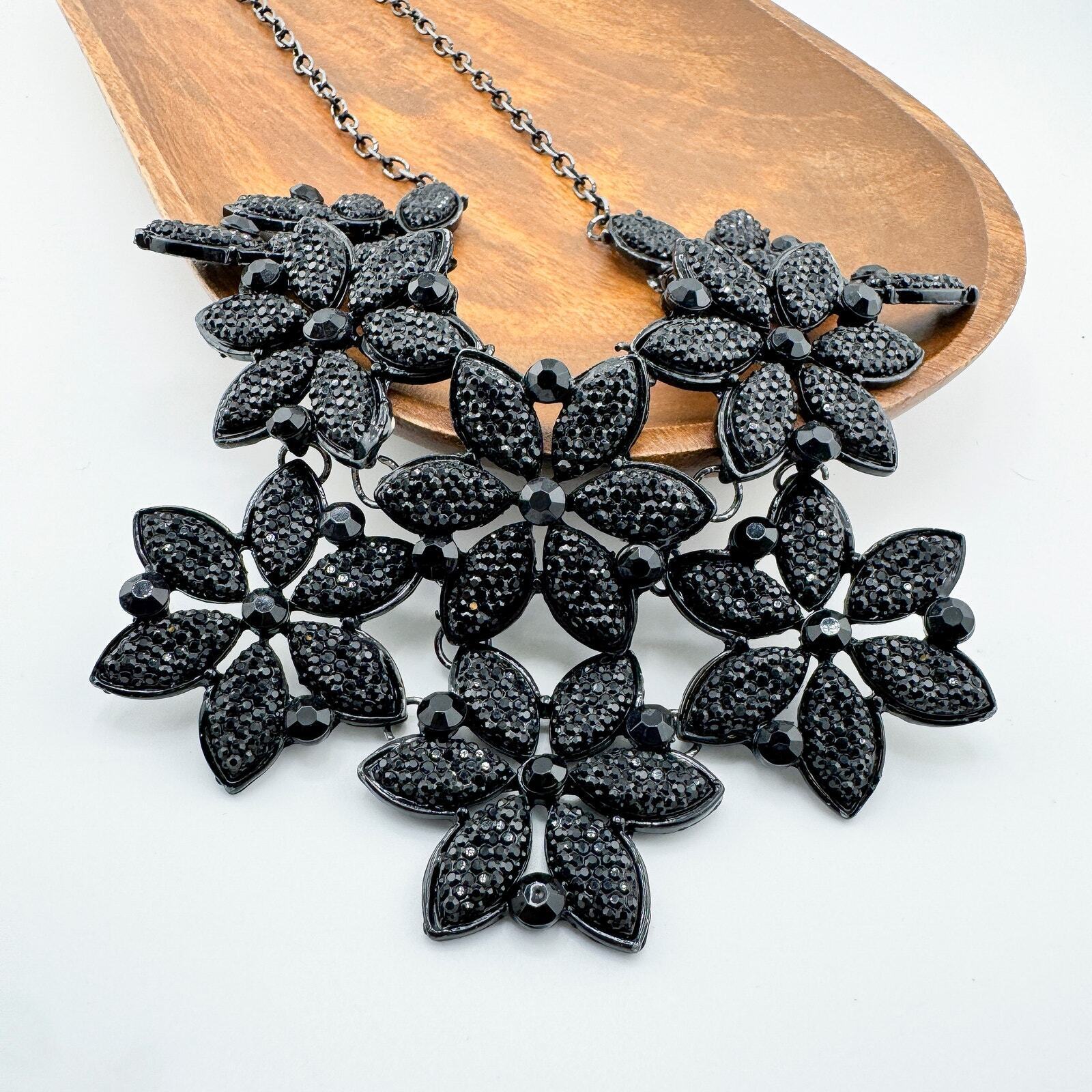 Vintage Monochromatic Flower Bib Necklace Gothic … - image 2