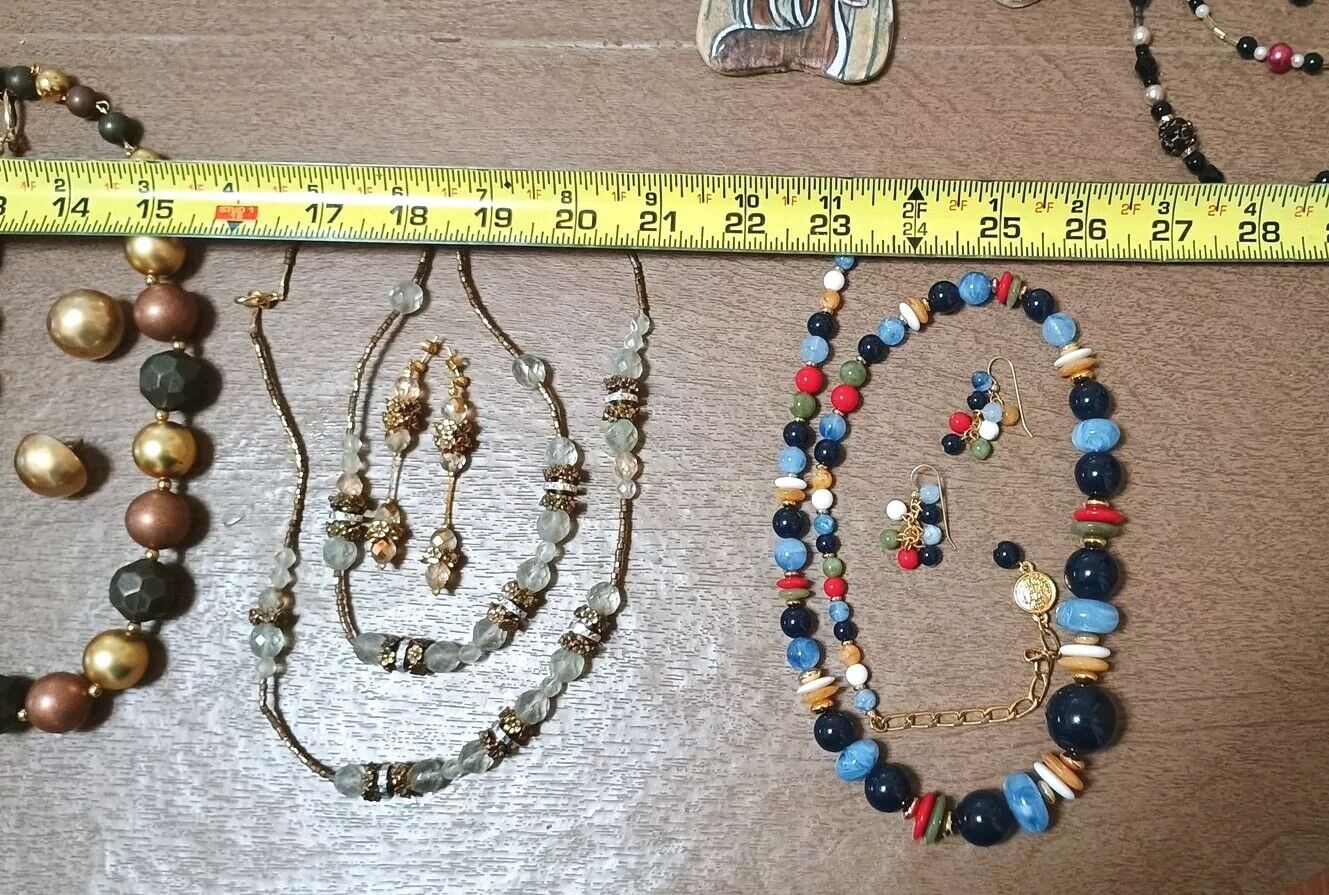 Lot Costume Jewelry Necklace/Earring Sets Vintage… - image 13