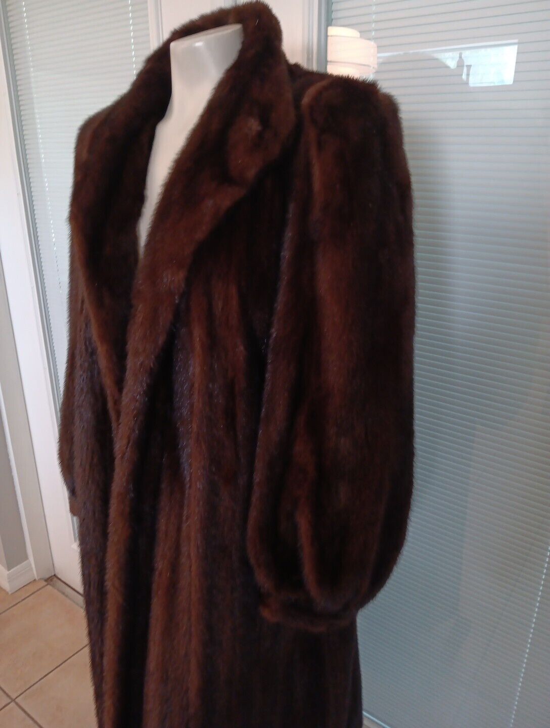 Finland Female Mink Coat size 16 mahogany vintage - image 3