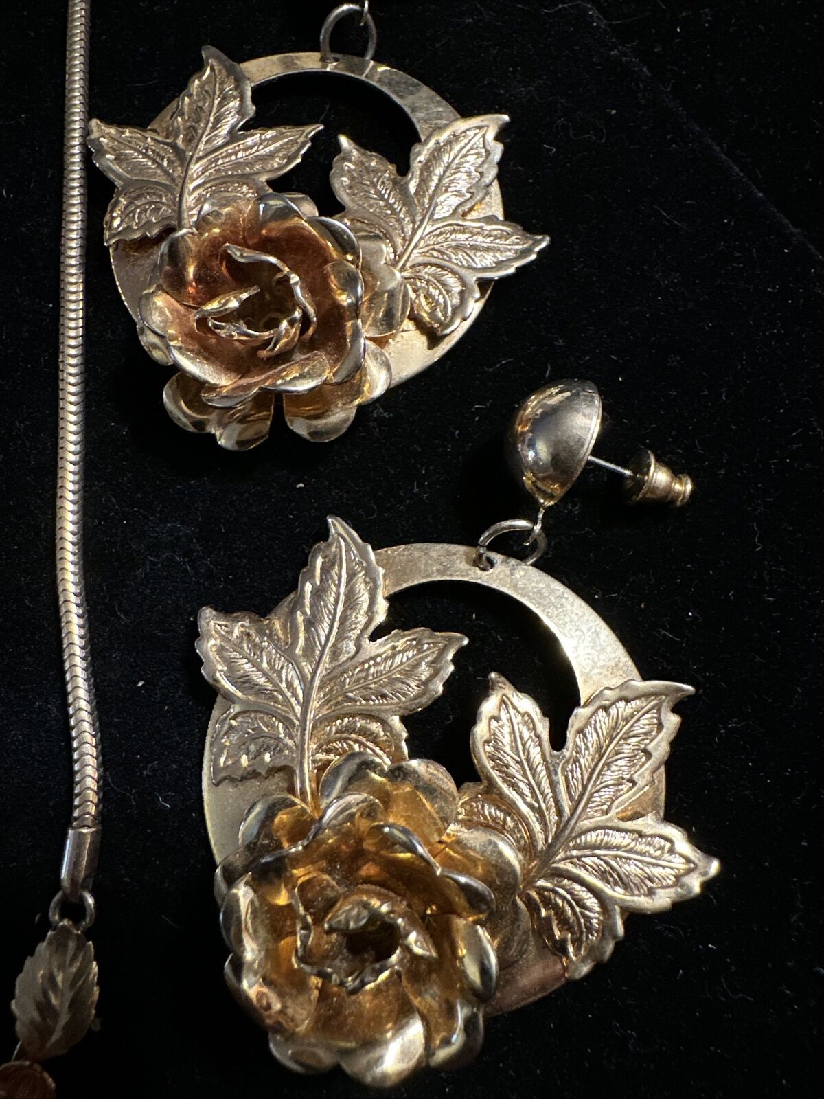 VTG Rose Gold And Gold Tone Flower  Necklace And … - image 3