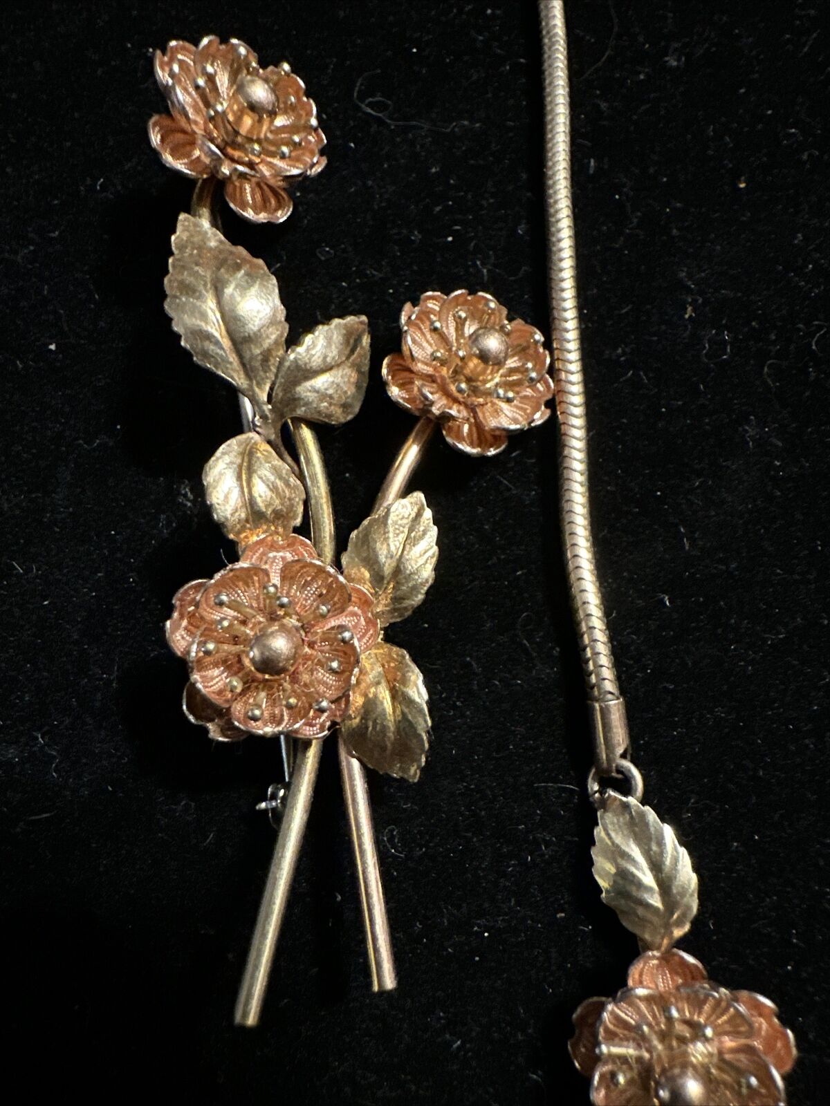 VTG Rose Gold And Gold Tone Flower  Necklace And … - image 6