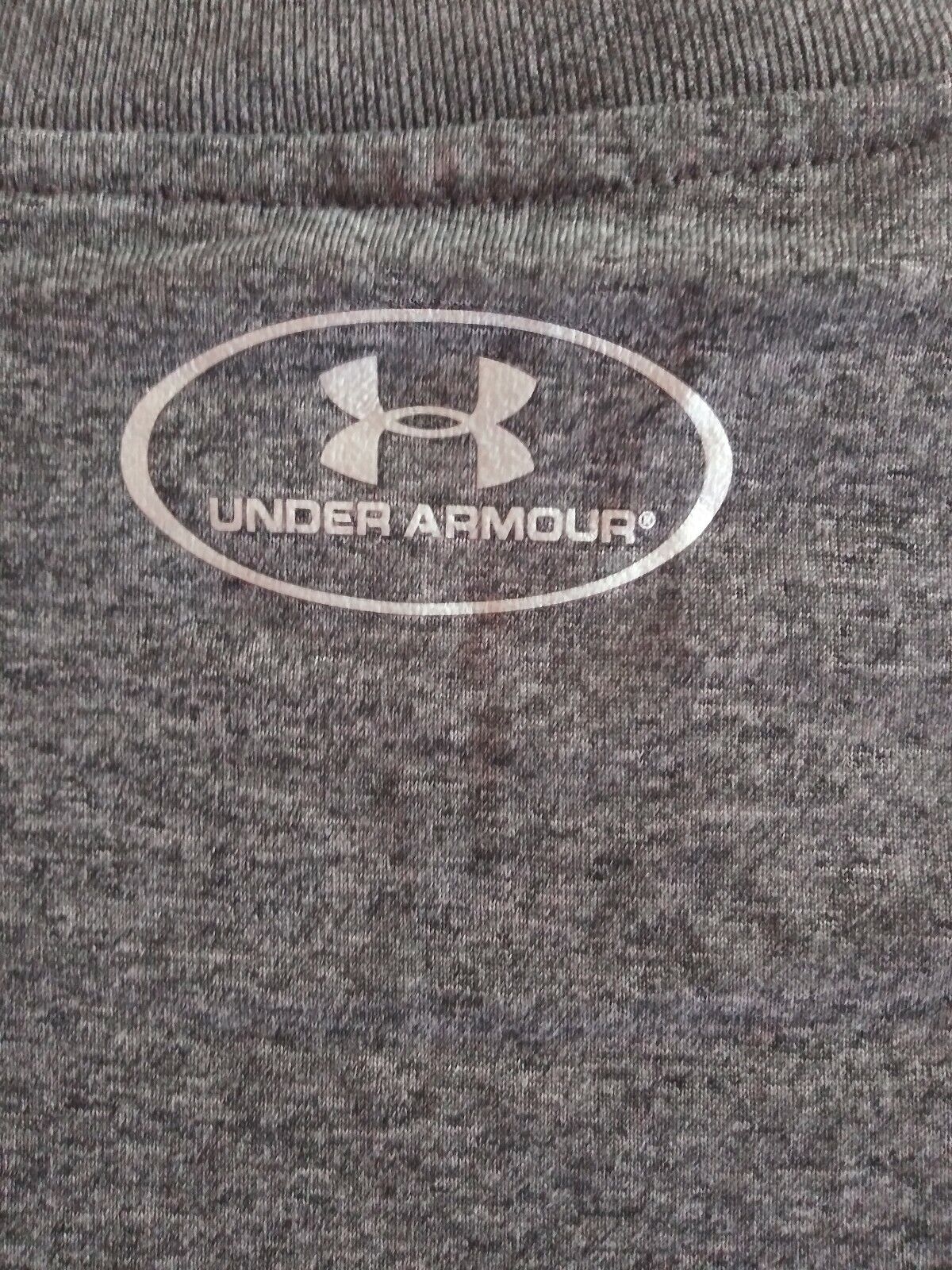 Under Armour Men Loose Heatgear Small - image 2