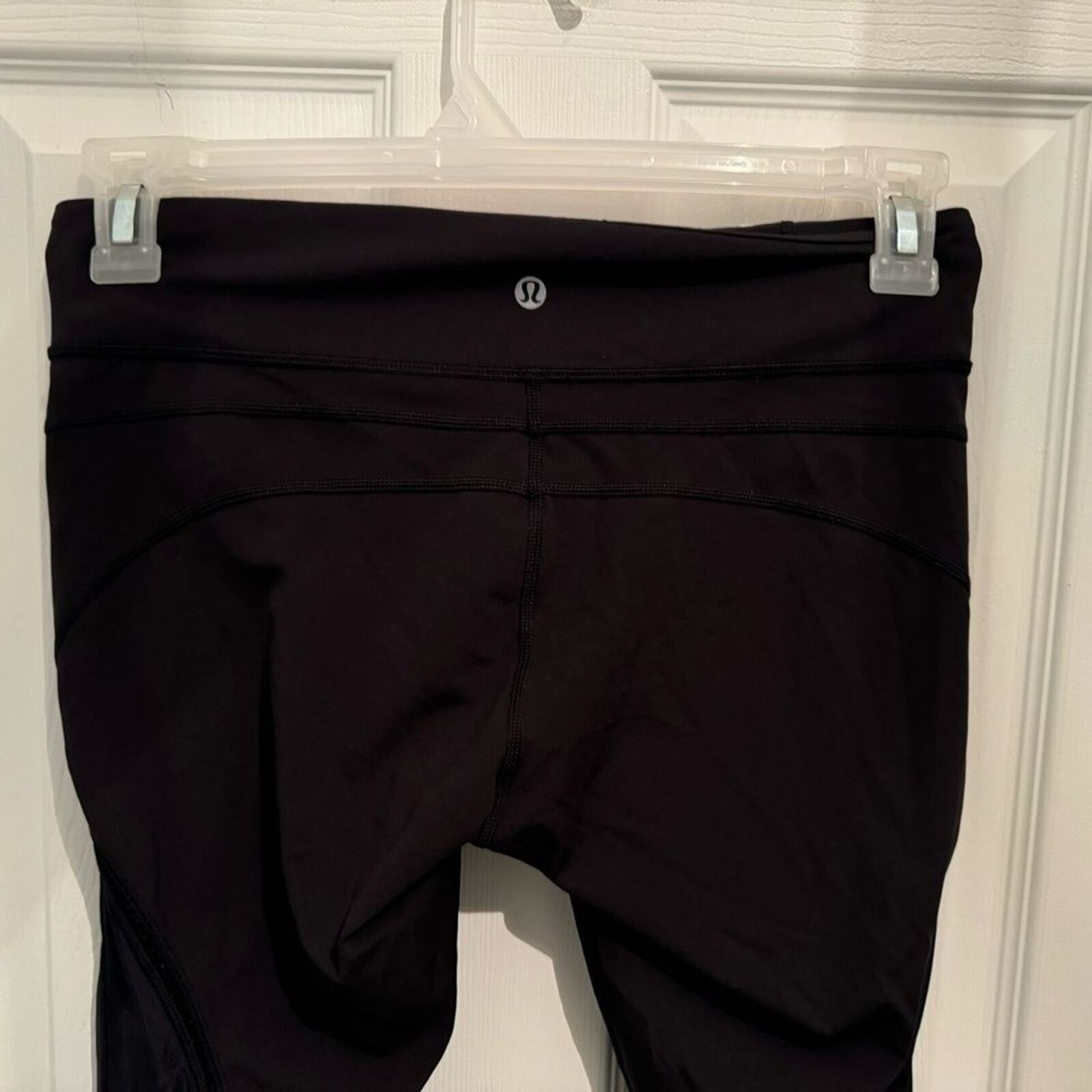 Lululemon cropped leggings black capri size 8 - image 2