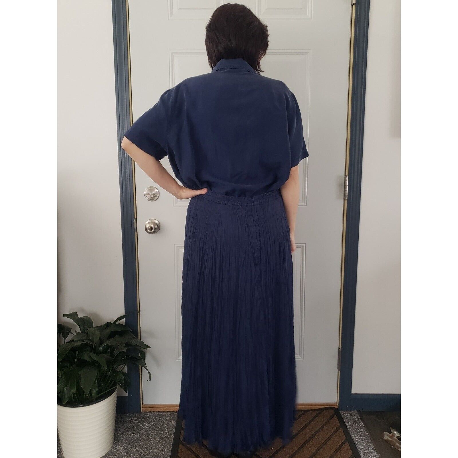 90s Diane Von Furstenberg Navy Blue Silk Skirt Set - image 4