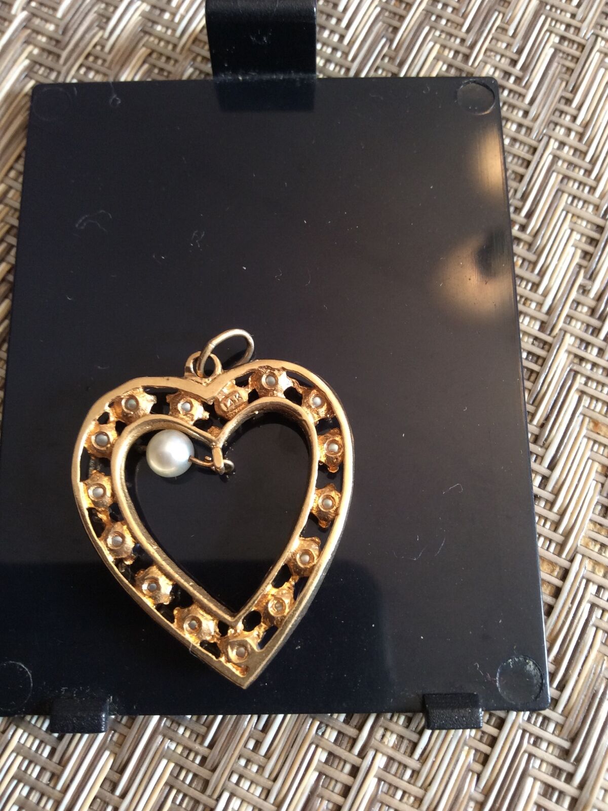 14k Beautiful Pearl Heart Pendant - image 4