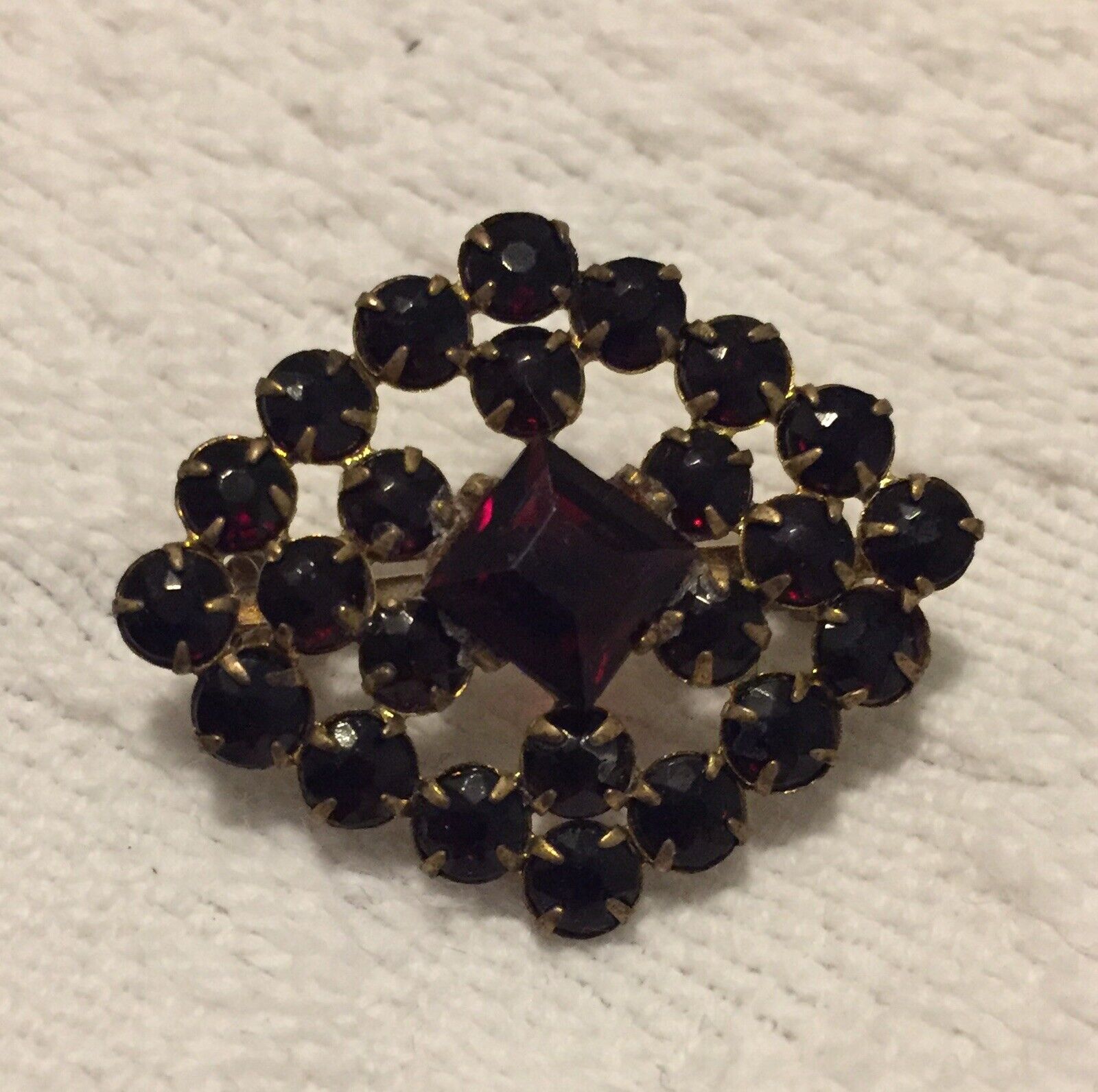 Beatiful Antique Gold & Garnet Pin - image 1