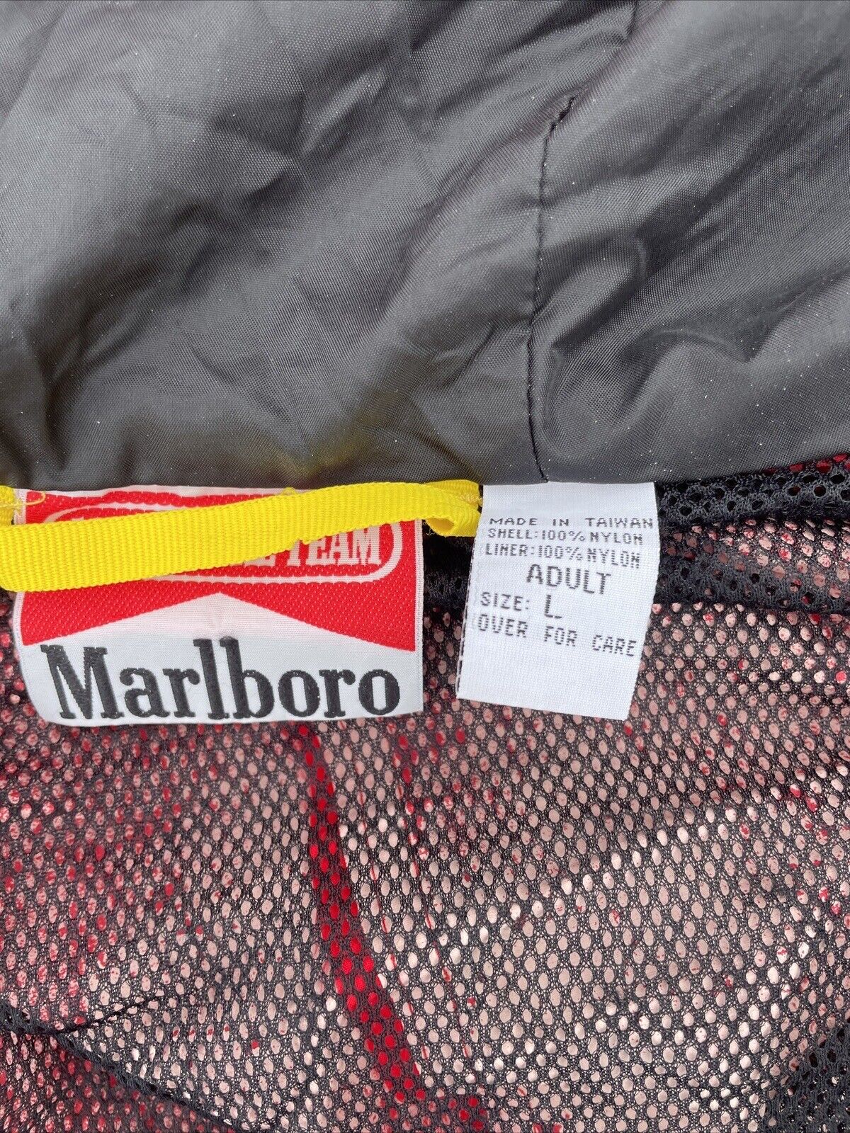 RARE VINTAGE 1990s Marlboro Unlimited Red Windbre… - image 5