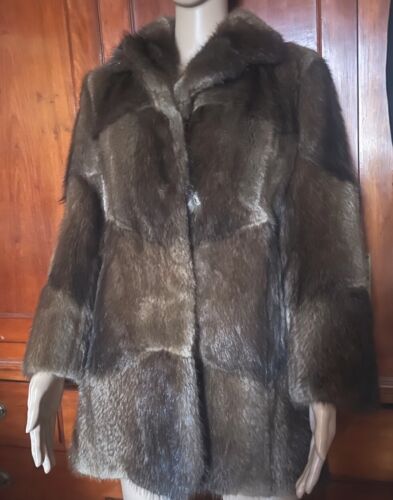 Vtg Fur Coat Soft & Luxurious Stylish Pre-loved Ma