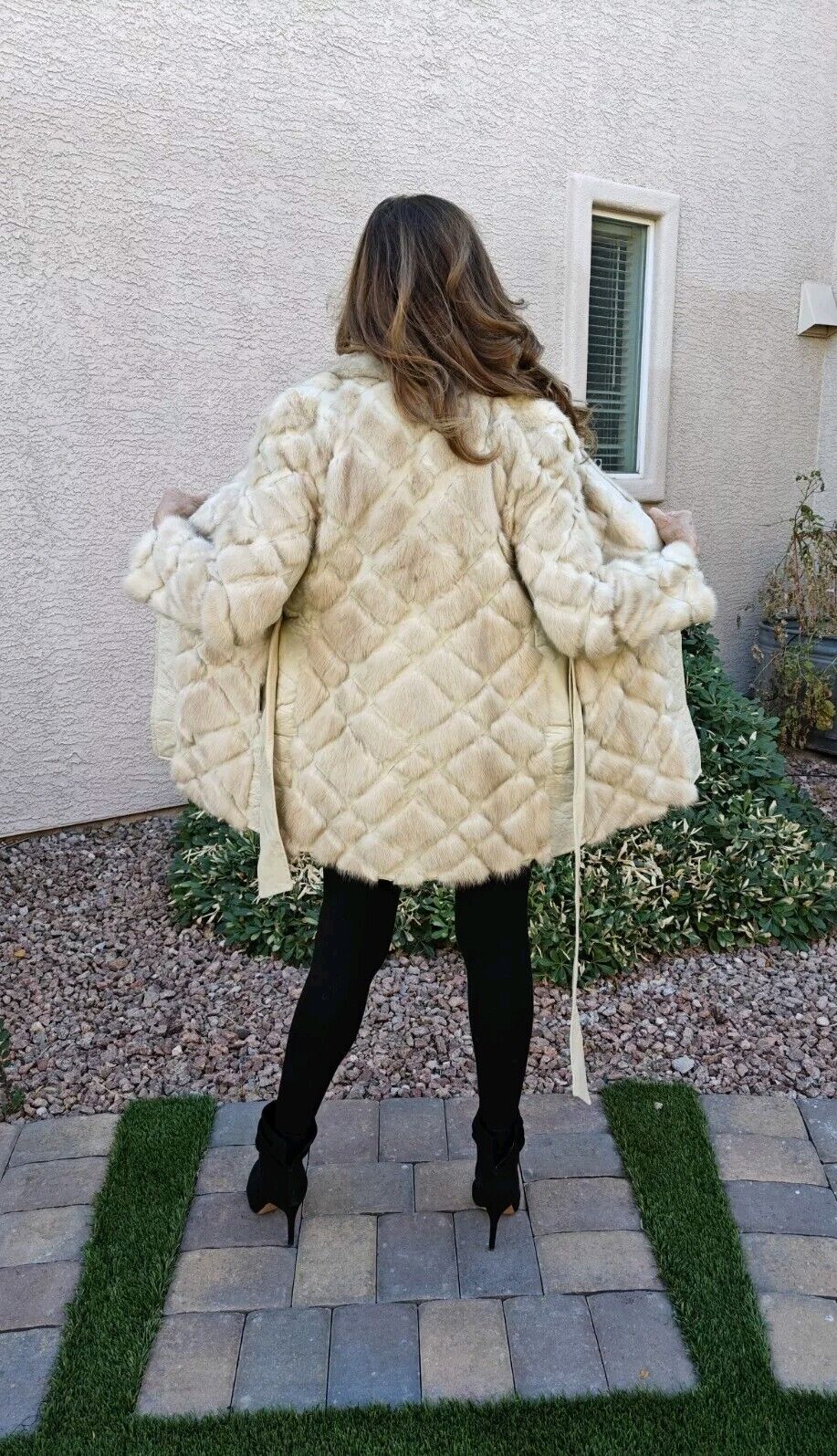 DIAMOND CUT AUTHENTIC REAL WHITE MINK FUR COAT WO… - image 5