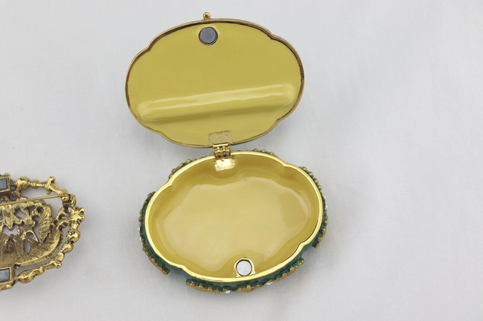 JOAN RIVERS Trinket Box w/ BROOCH & EARRINGS Comp… - image 6