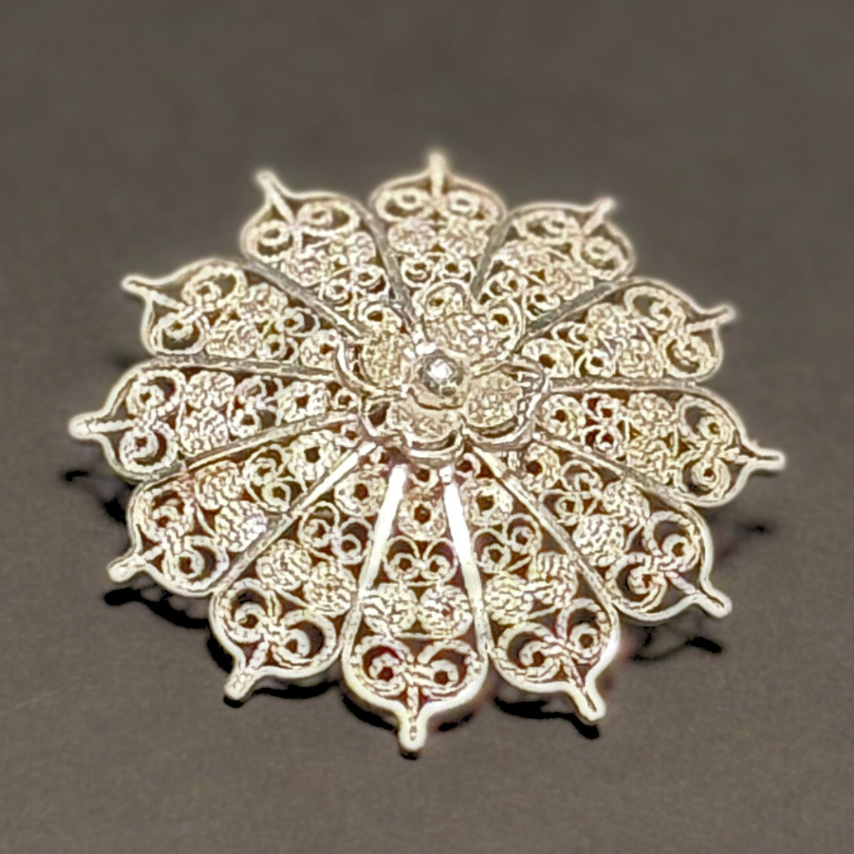 Fine Antique Victorian 1900s Dutch Filigree Solid… - image 3