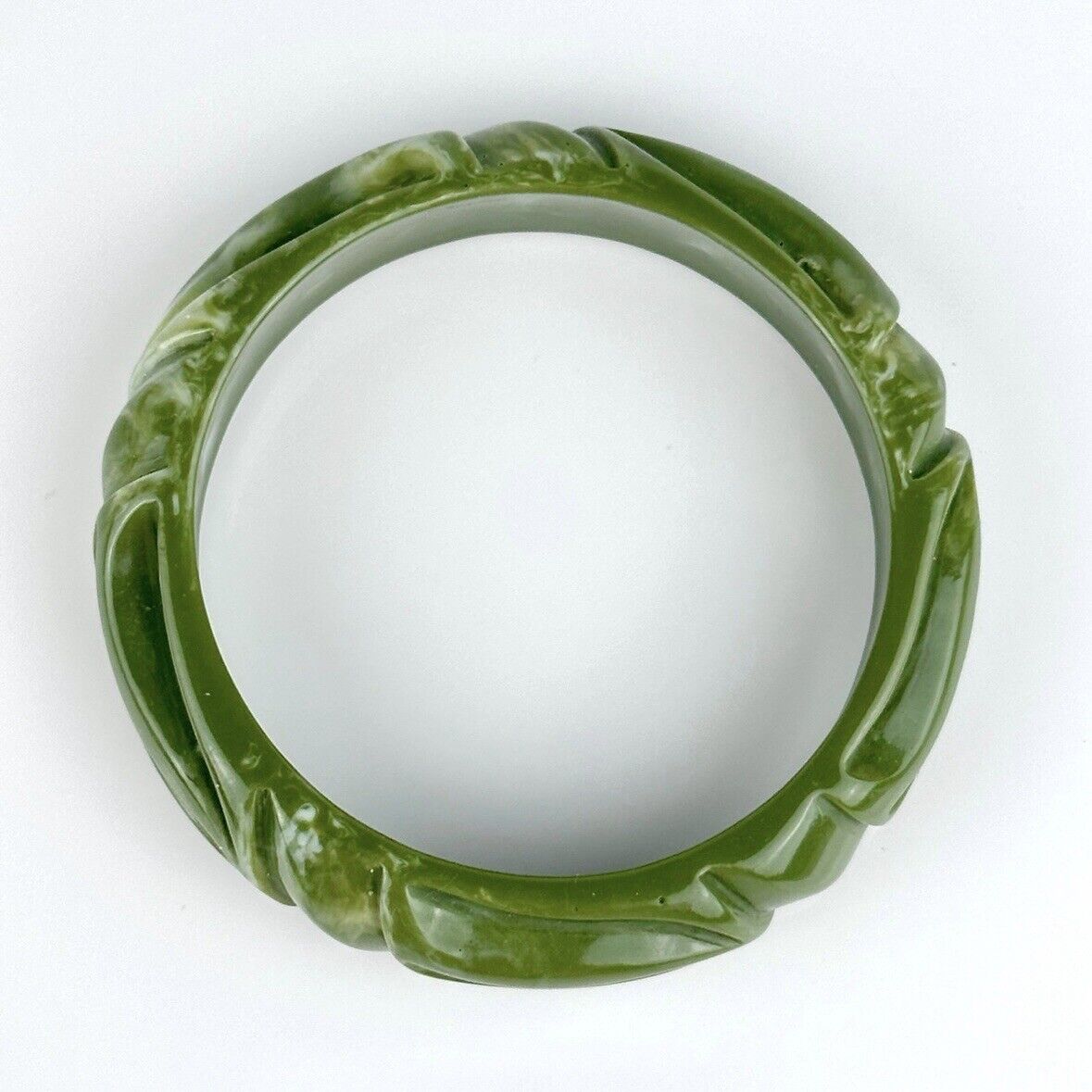 Vintage Spinach Green Carved Plastic Bangle Brace… - image 3