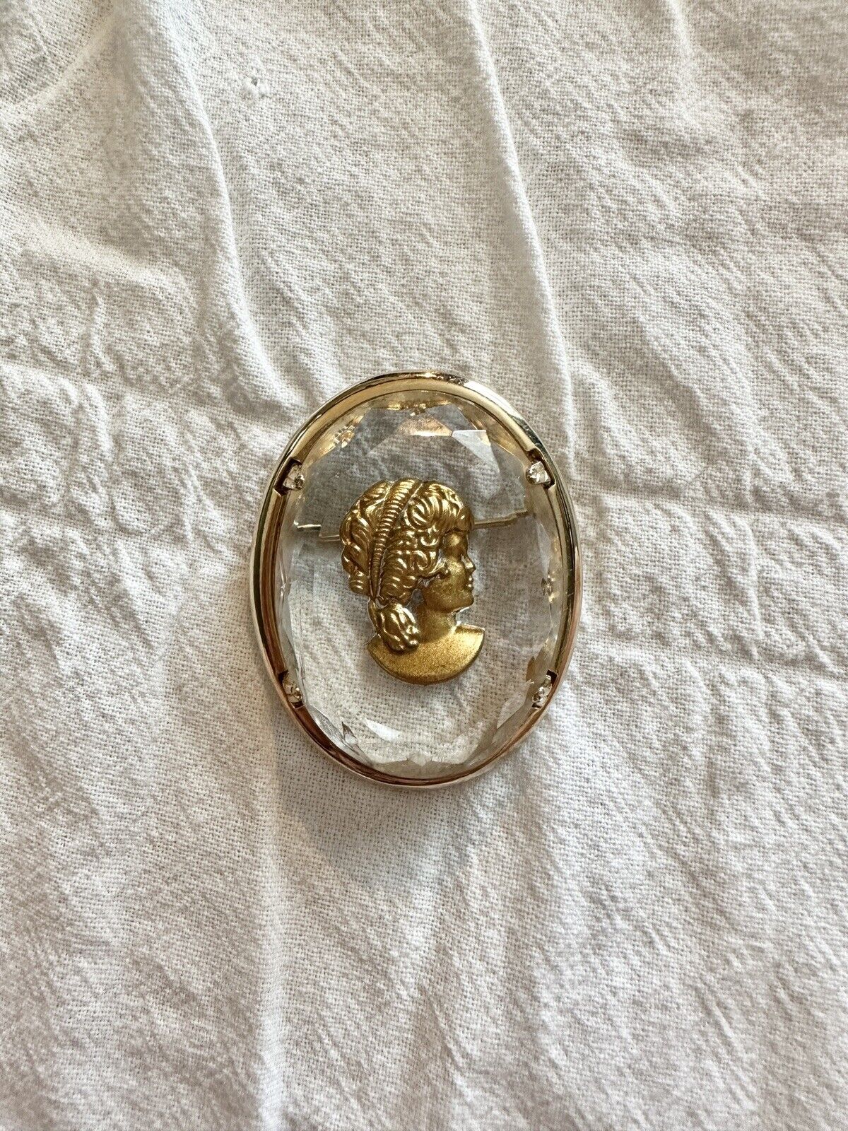 Vintage Warner Signed Cameo Pin Reverse-Carved Ov… - image 1