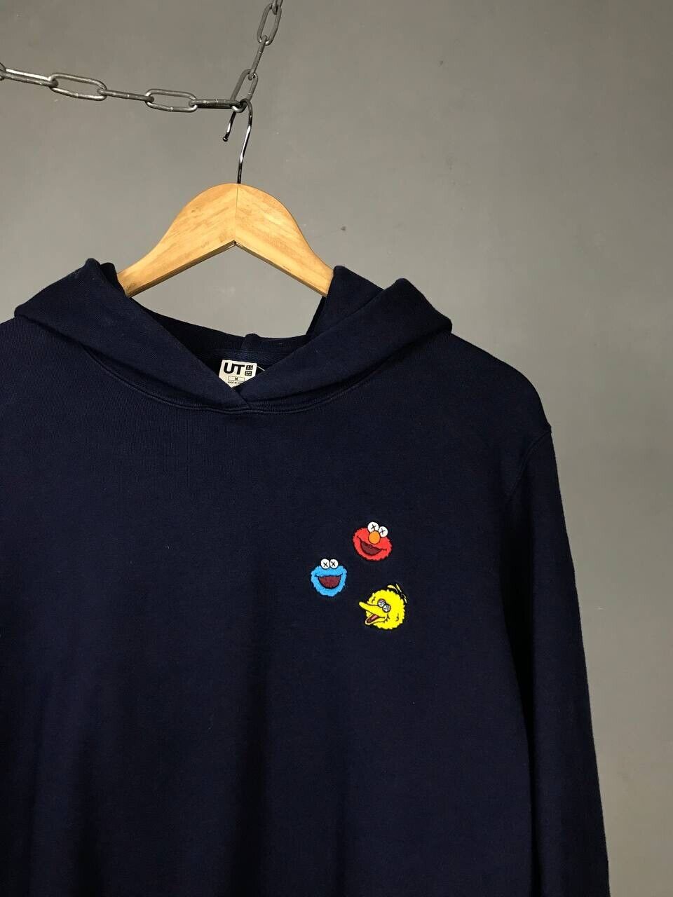 Uniqlo x Kaws Sesame Street streetwear hoodie - image 2