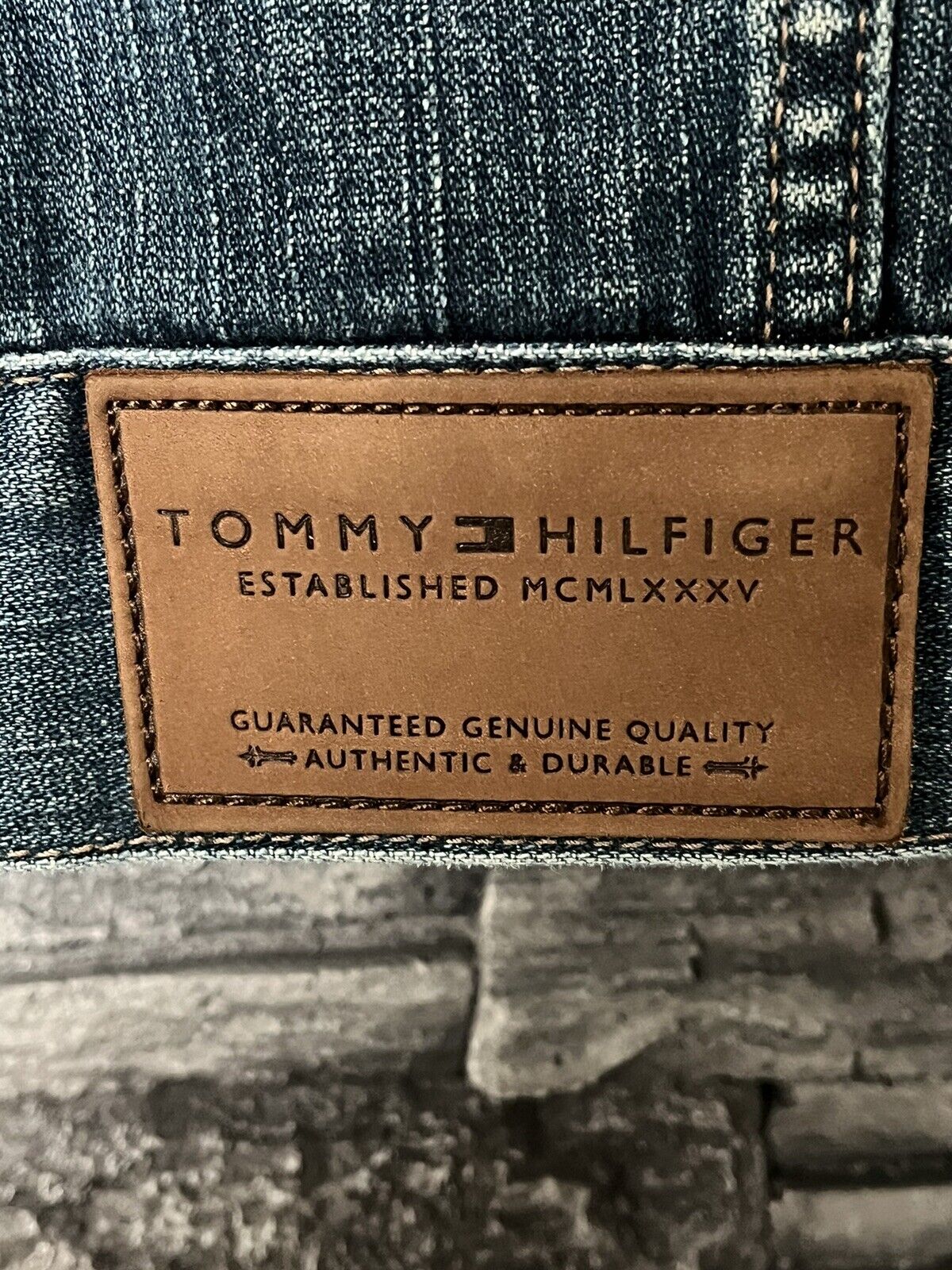 VTG TOMMY HILFIGER DISTRESSED DENIM JACKET MEN SI… - image 6