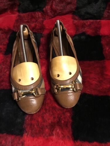 Rare Burberry Woman’s Heritage House Check Ballet… - image 1