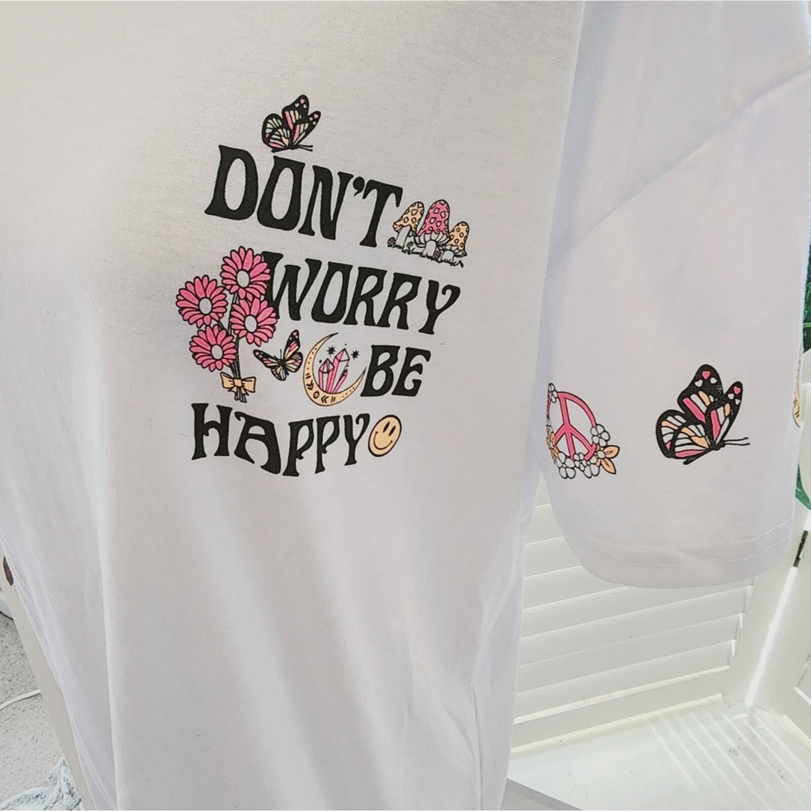 DONT WORRY BE HAPPY WEEKEND WARRIER TEE SIZE MED - image 4