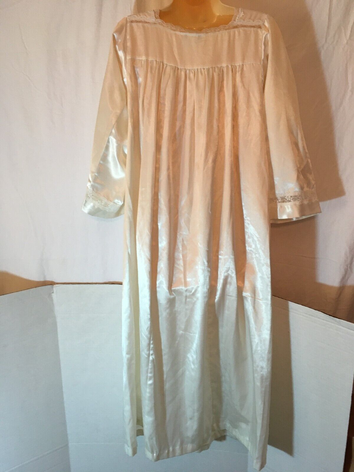 Vtg CHRISTIAN DIOR SATIN Long Nightgown Gown Shin… - image 5