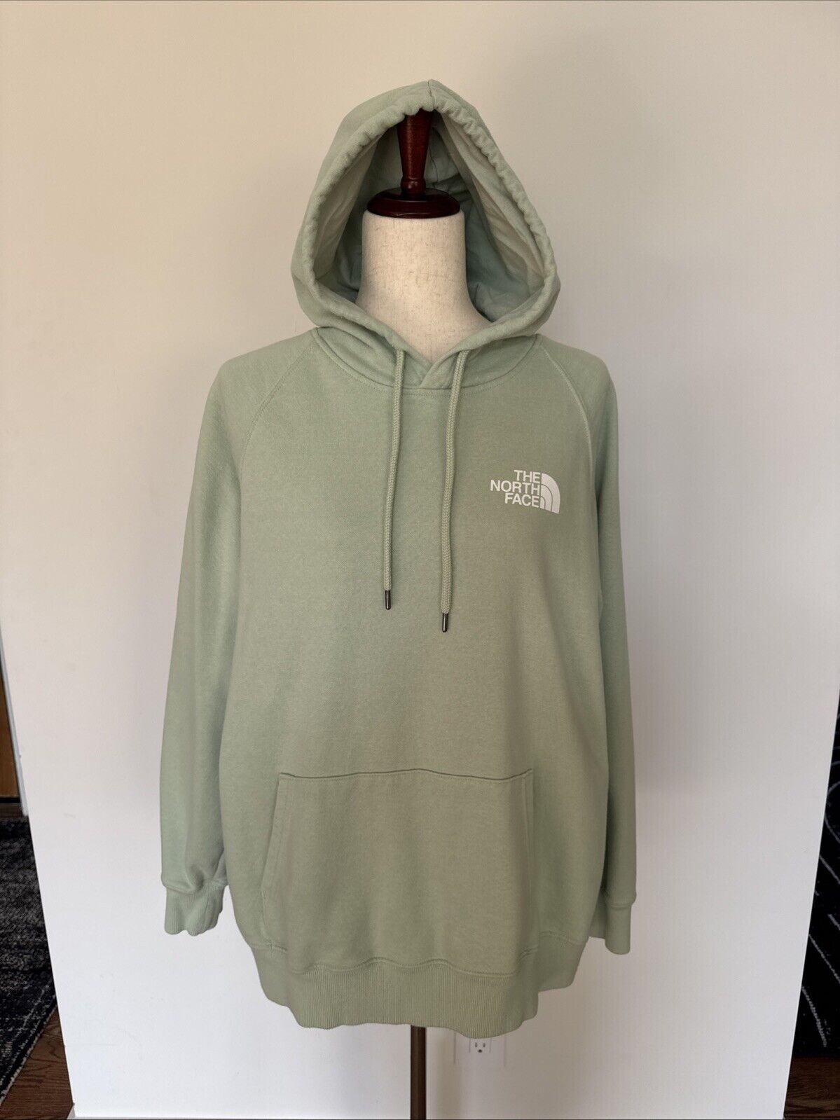 EUC Women’s The North Face Graphic Hoodie Sweatsh… - image 1