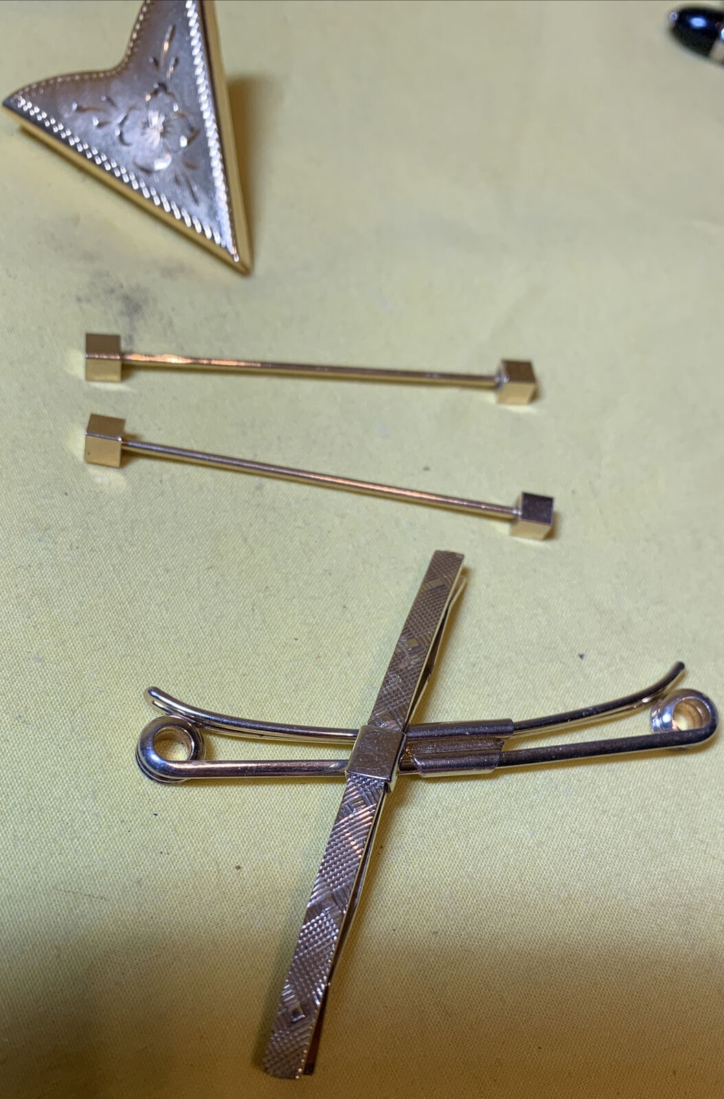 Vintage lot of 11 sets of cufflinks & tie pins - image 2