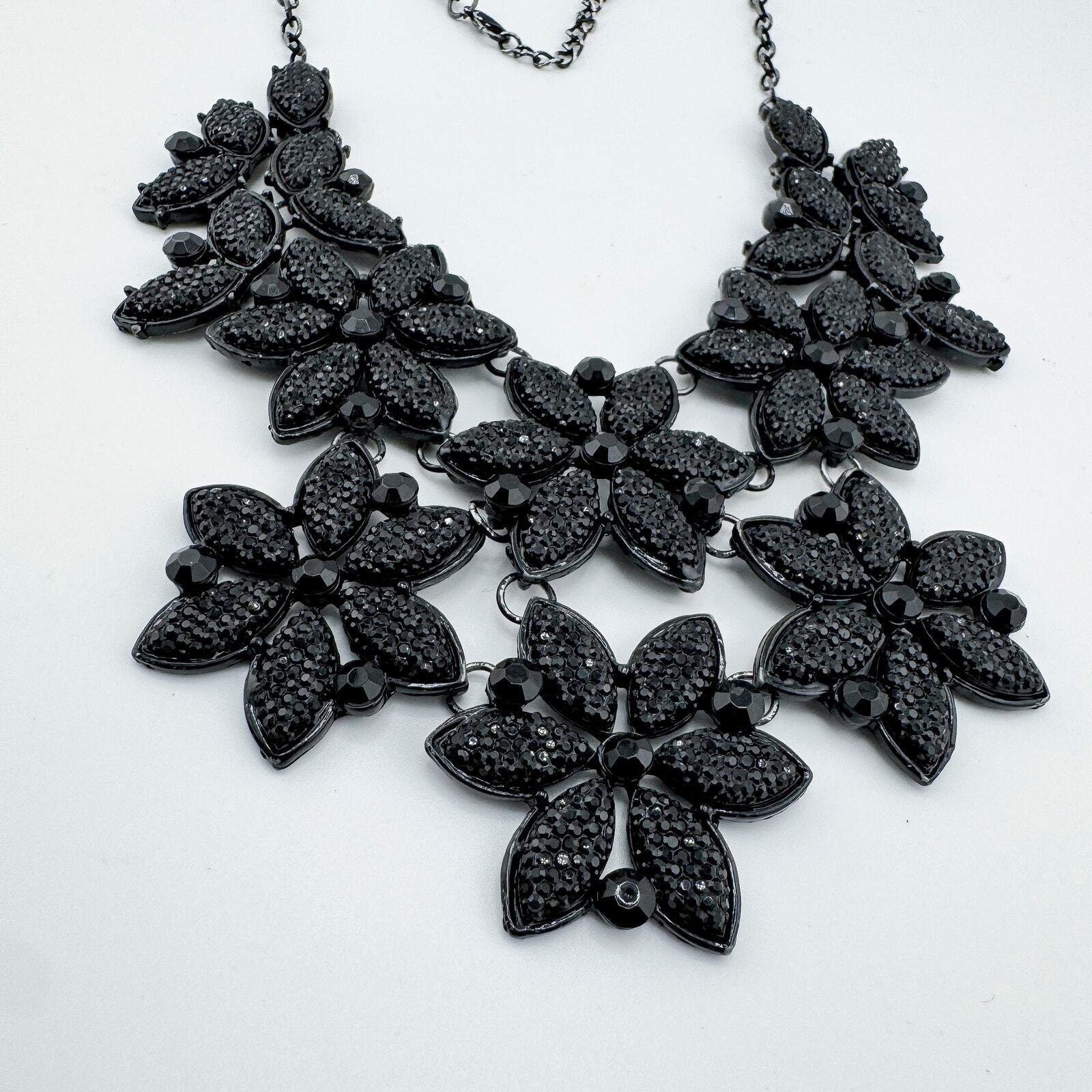 Vintage Monochromatic Flower Bib Necklace Gothic … - image 7