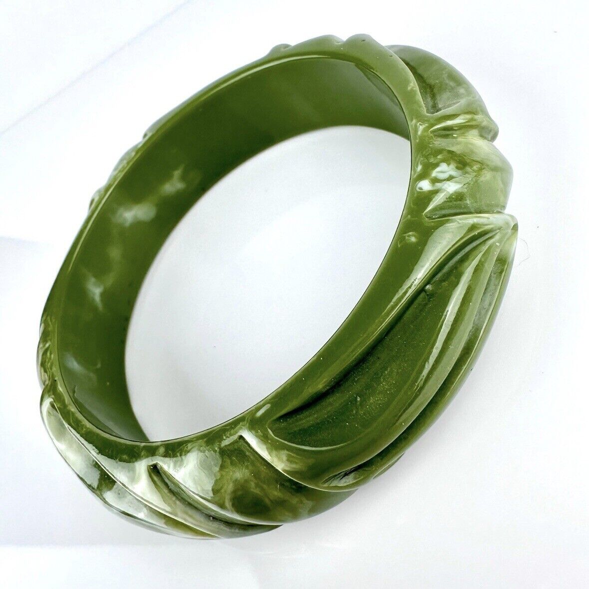 Vintage Spinach Green Carved Plastic Bangle Brace… - image 9