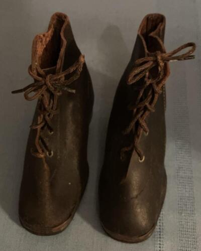 ANTIQUE PAIR OF VICTORIAN LEATHER CHILD'S BOOT SHO