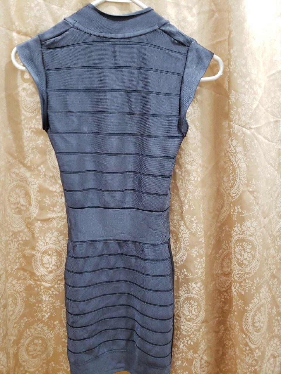 Women's Gray French Connections Dress Sz 2.  Perf… - image 2