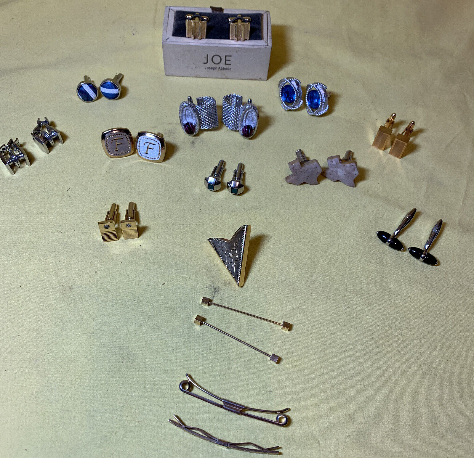 Vintage lot of 11 sets of cufflinks & tie pins - image 1