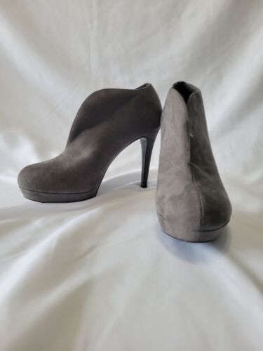 Audrey Brooke Bootie Heel Sz 6.5 Heel Gray - image 1