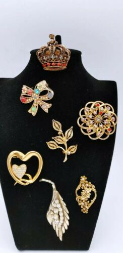 Vintage ESTATE Lot Of 7 item's Brooches Stunning