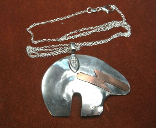 Zuni bear pendent - image 1