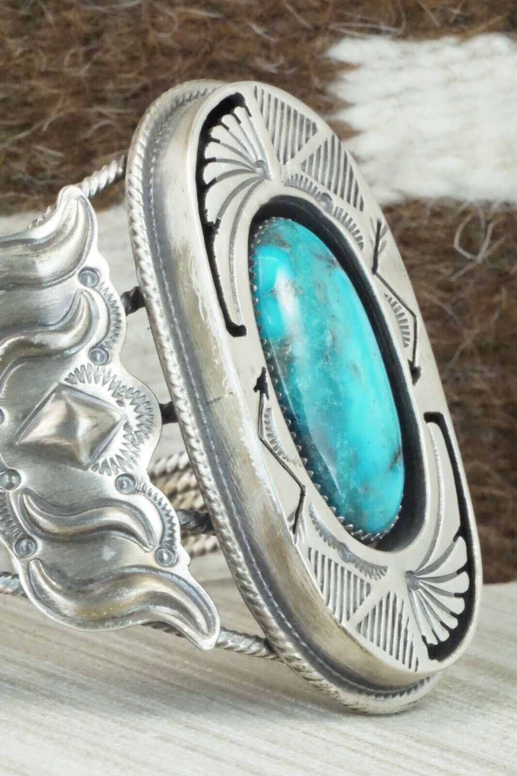 Turquoise and Sterling Silver Bracelet - Navajo - image 8