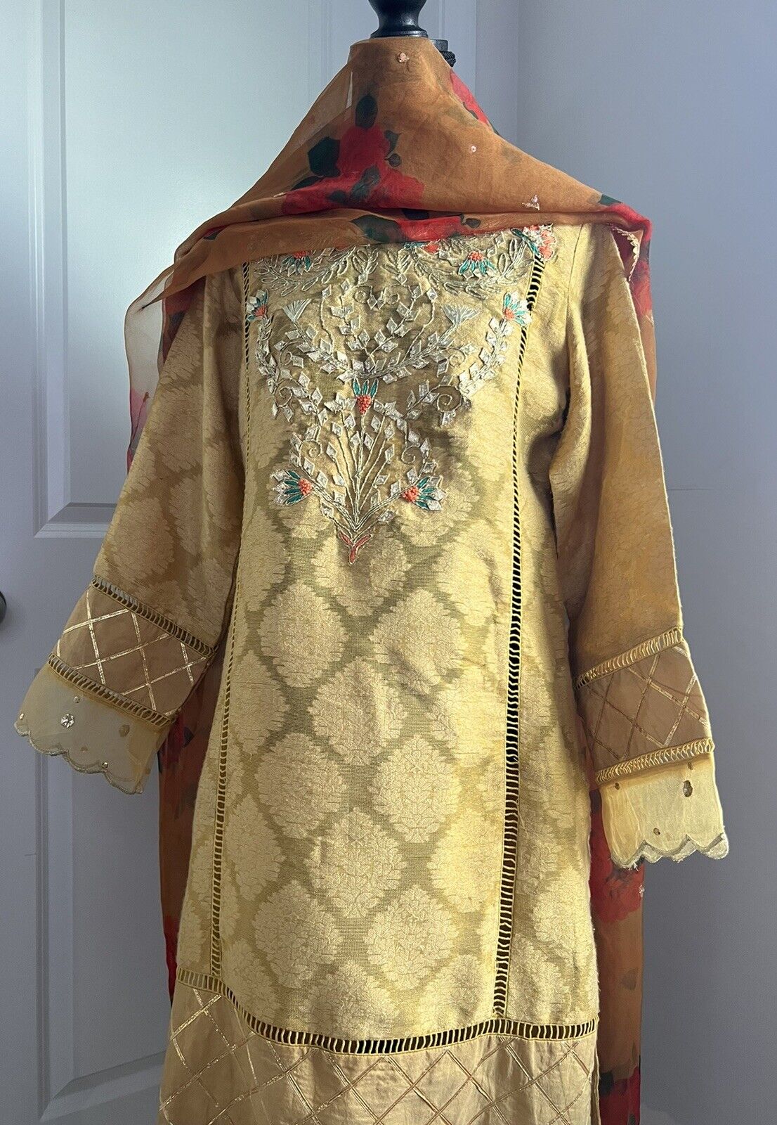 Pakistani Designer Shalwar kameez - image 2