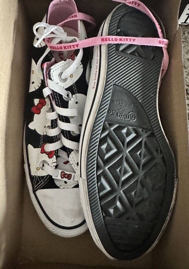 Size 9 - Converse Hello Kitty - image 3