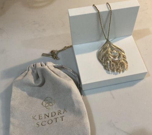 Kendra Scott Eme peacock feather pendant necklace… - image 1