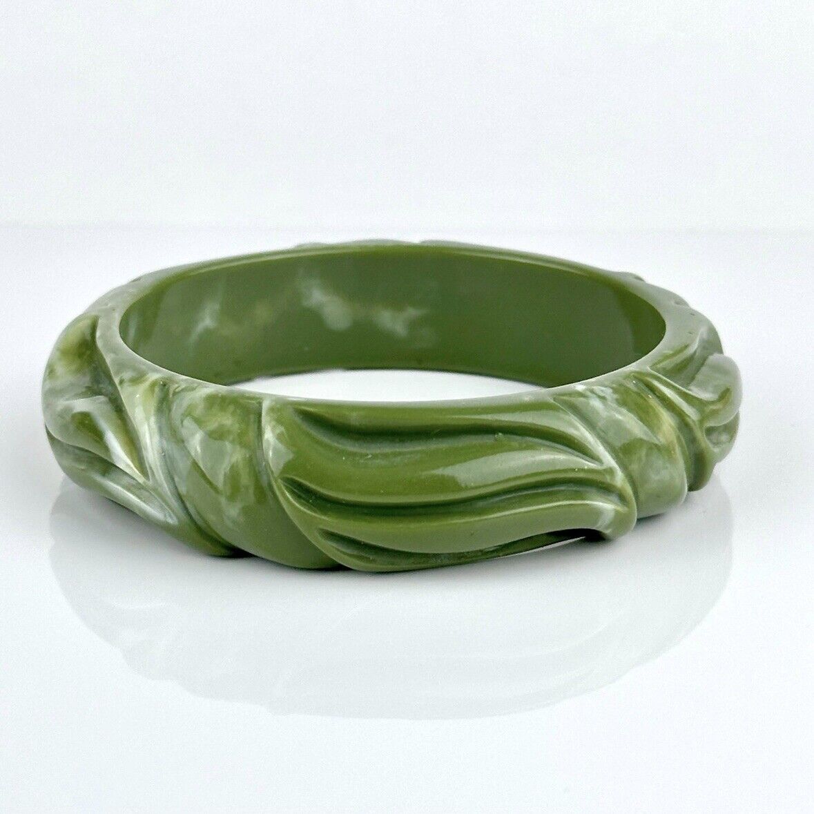 Vintage Spinach Green Carved Plastic Bangle Brace… - image 4