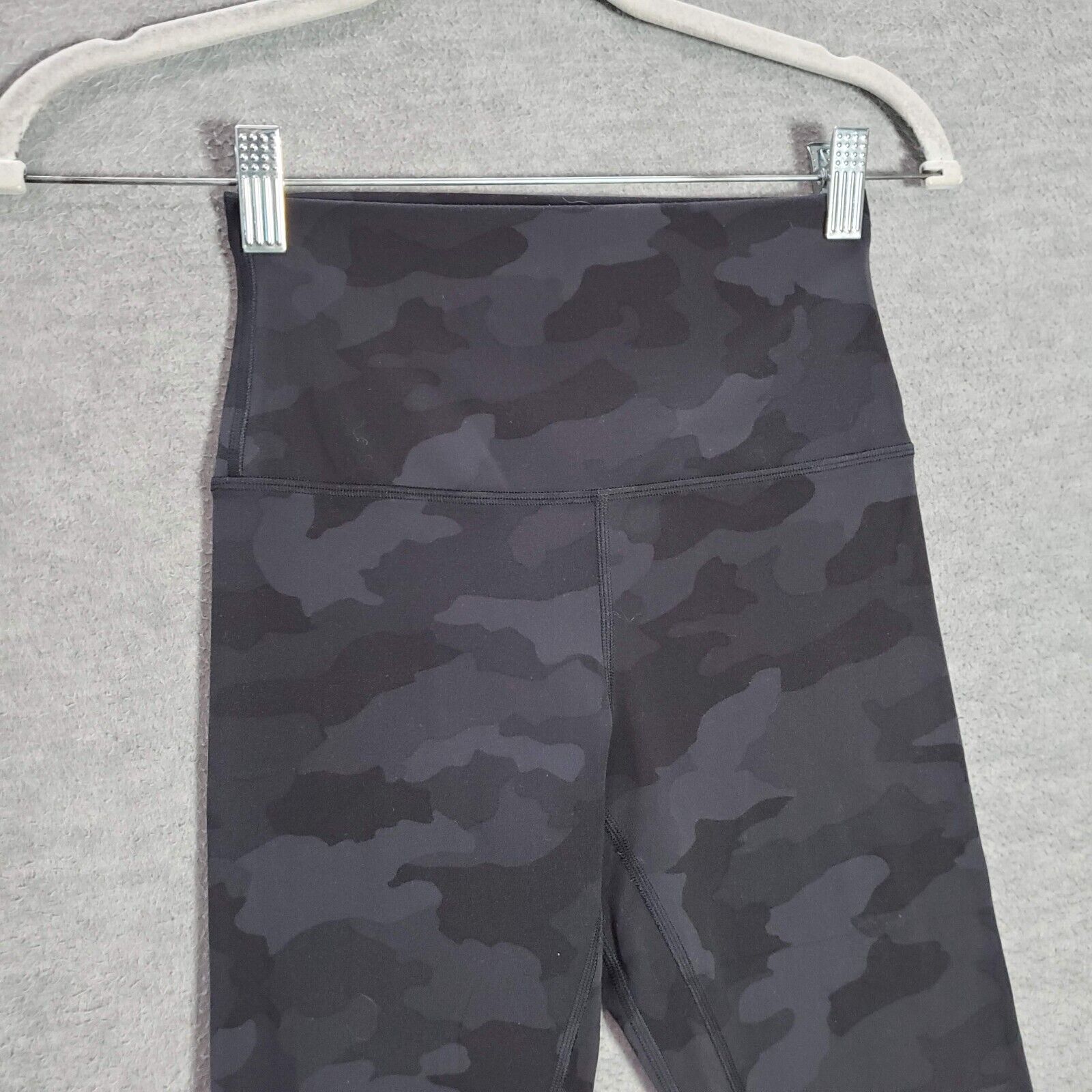 Lululemon Women Activewear Pants 4 Gray Camo Alig… - image 2