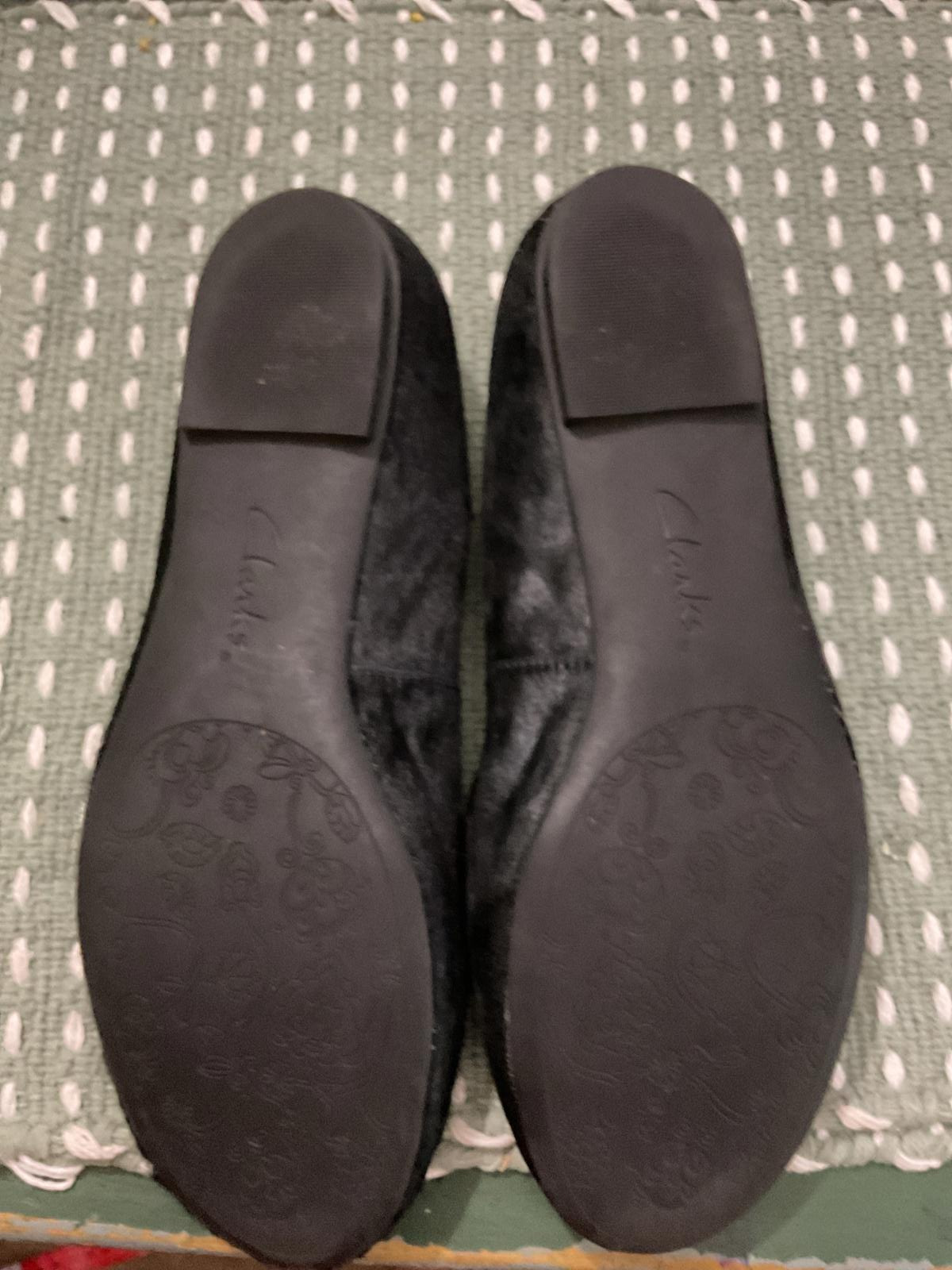 Stylish Clark's Artisan Black Mohair Slip on Loaf… - image 4