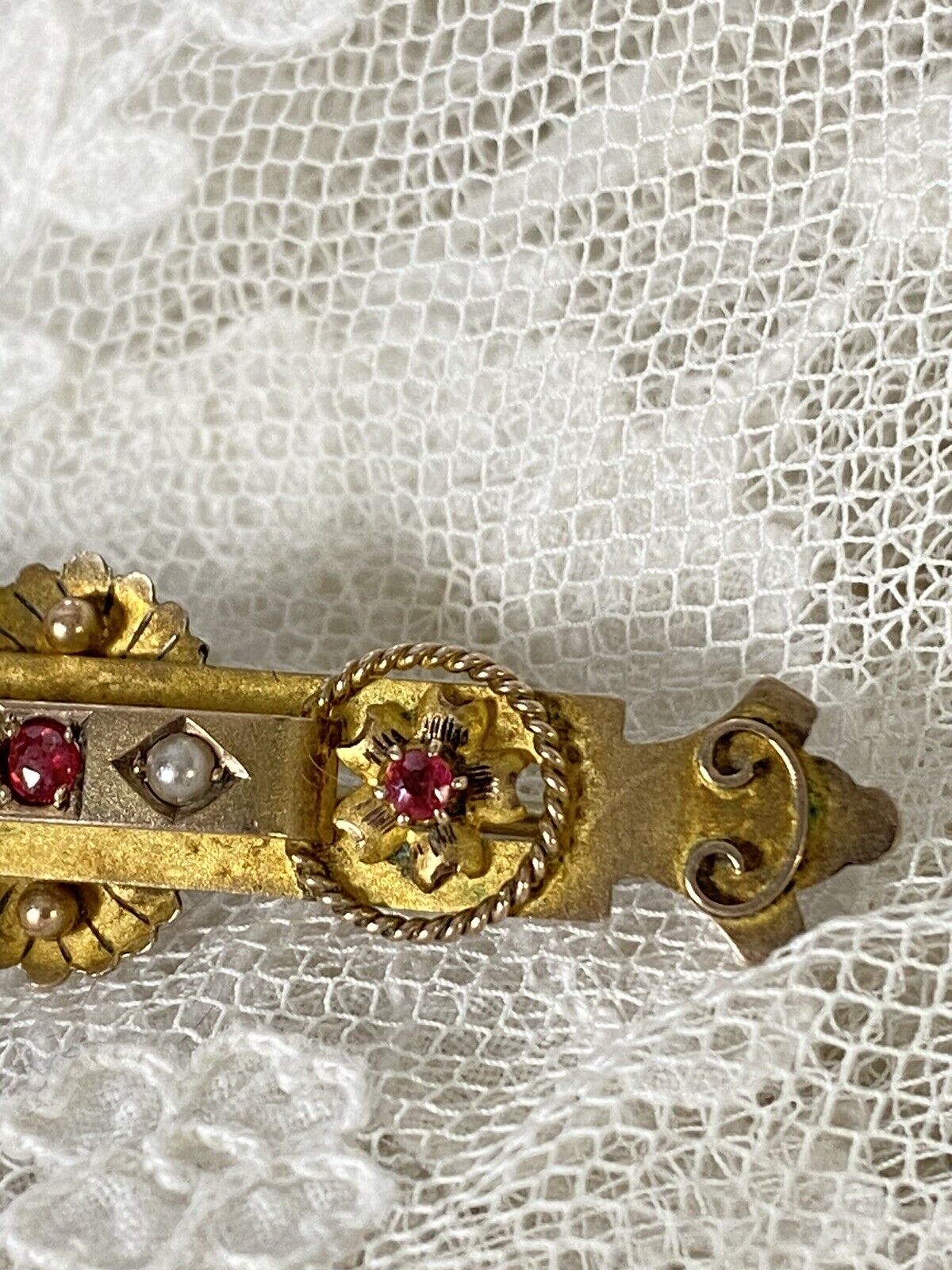 Antique Victorian Etruscan Revival Brooch, 9ct Go… - image 2