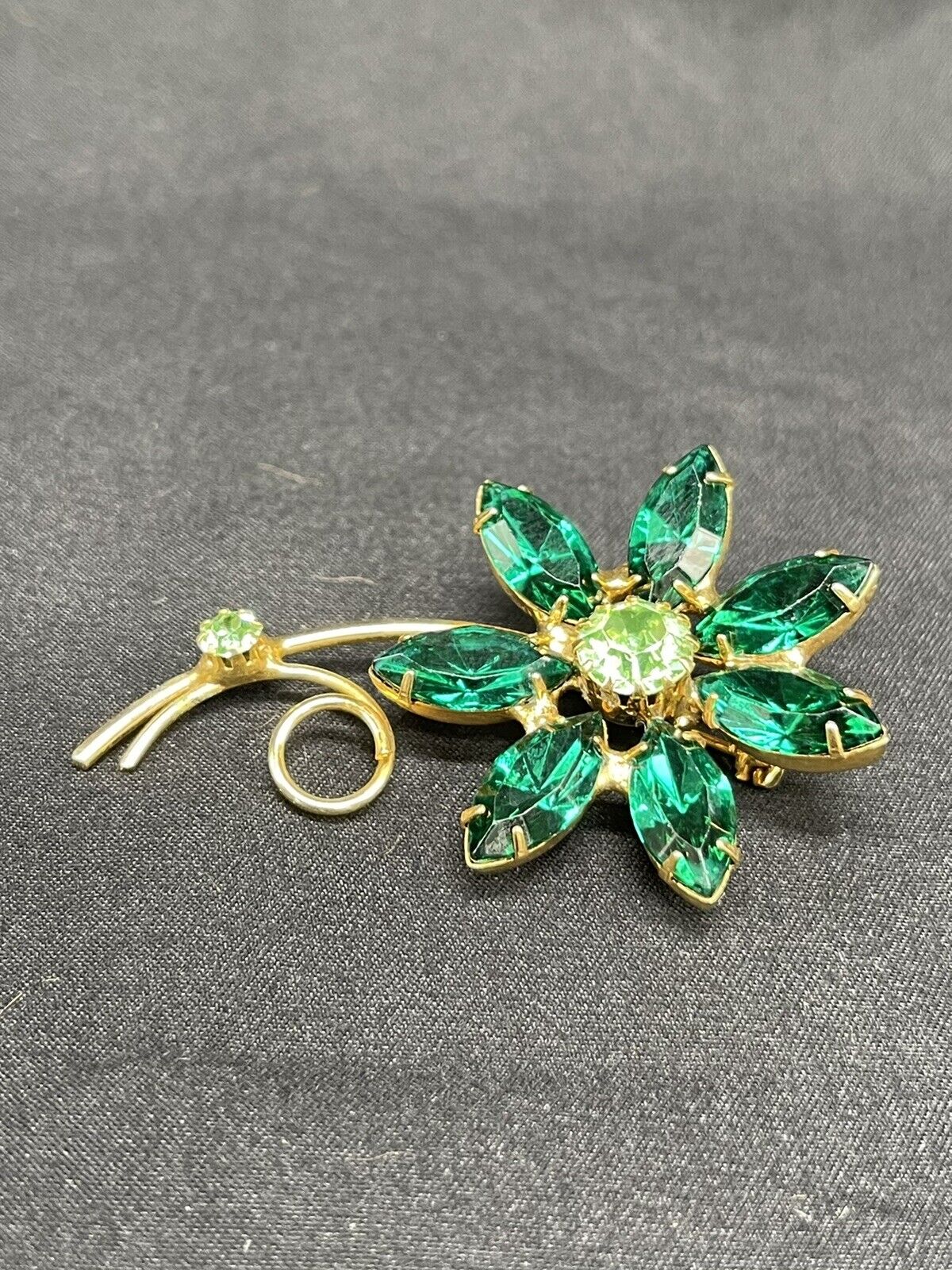 Vintage Gold Tone Flower Brooch with Large Green … - image 4