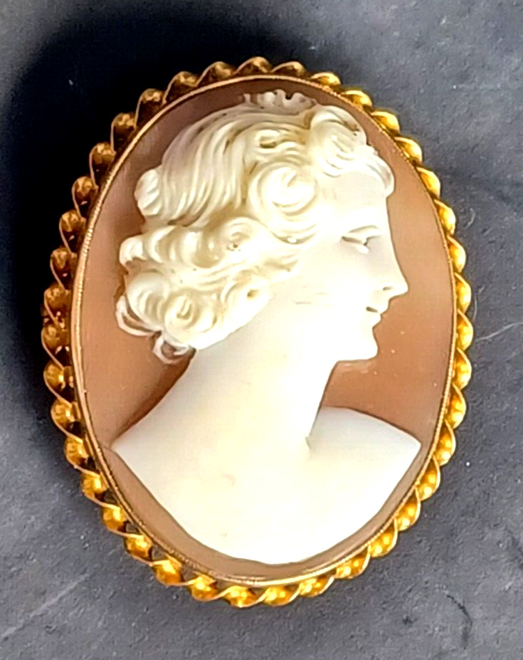 Antique Victorian Shell Cameo & 10K Yellow Gold P… - image 4