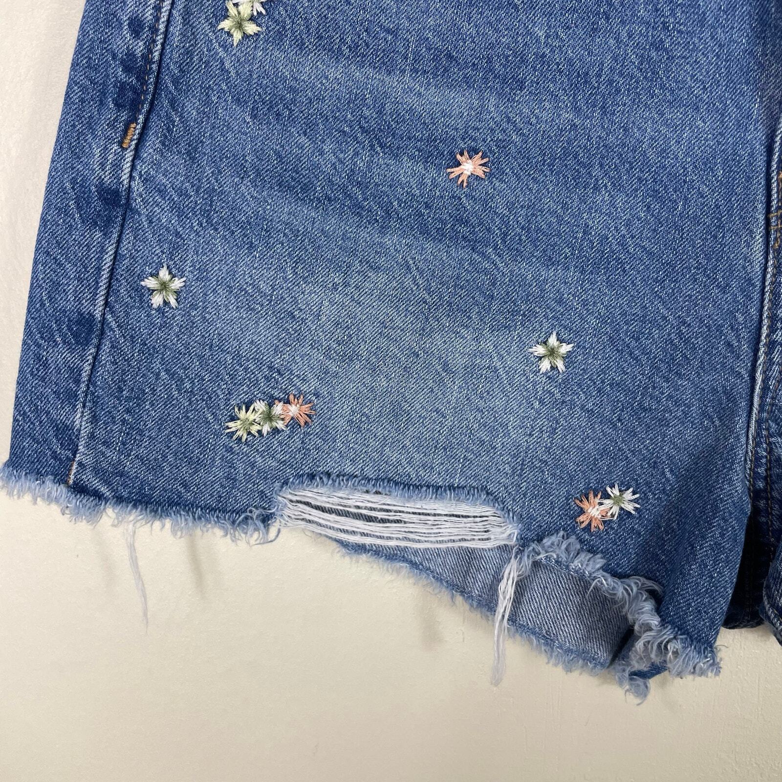 American Eagle Floral Embroidered High Waisted Hi… - image 3