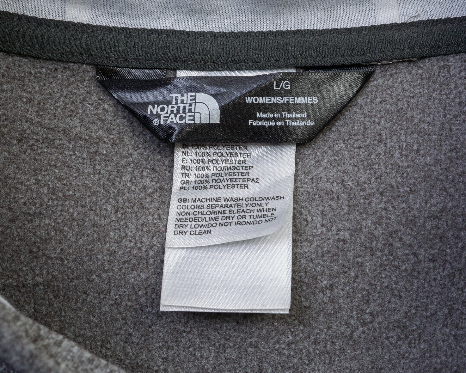 The North Face L Womens Run Chicago Softshell Hoo… - image 4